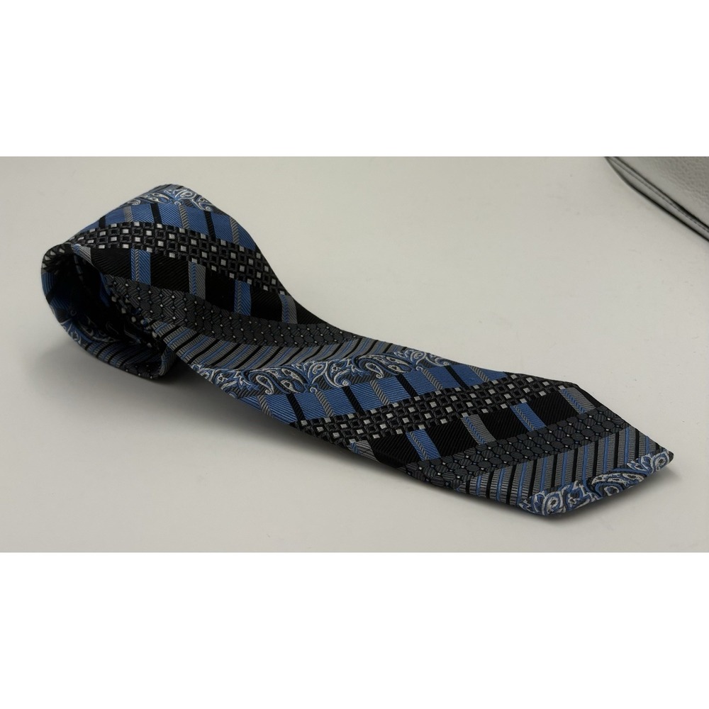 Nicole Miller Men's 100% Silk Paisley Patterned Neck Tie‎ Blue